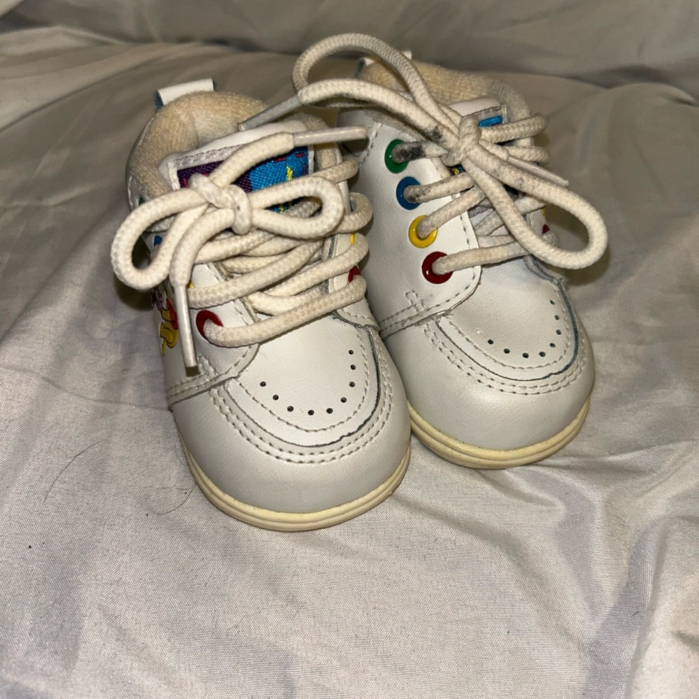 Vintage Winnie the Pooh baby shoes